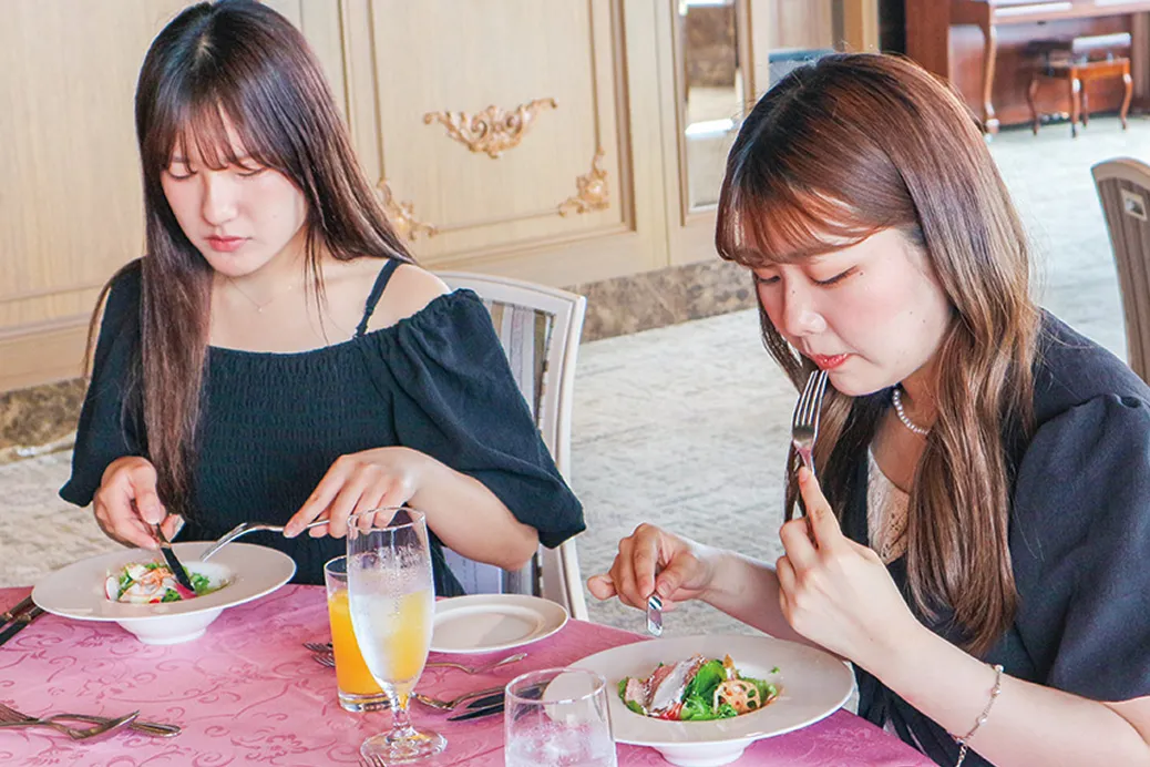 テーブルマナー実習の写真