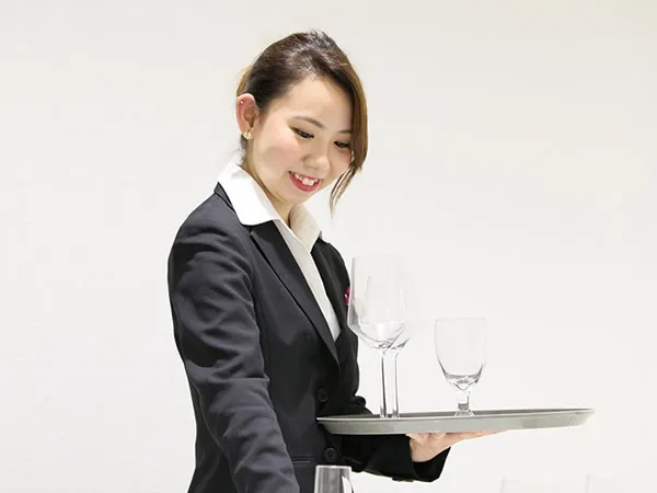 ホテリエ=英語